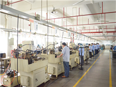 半自动铣床加工中心